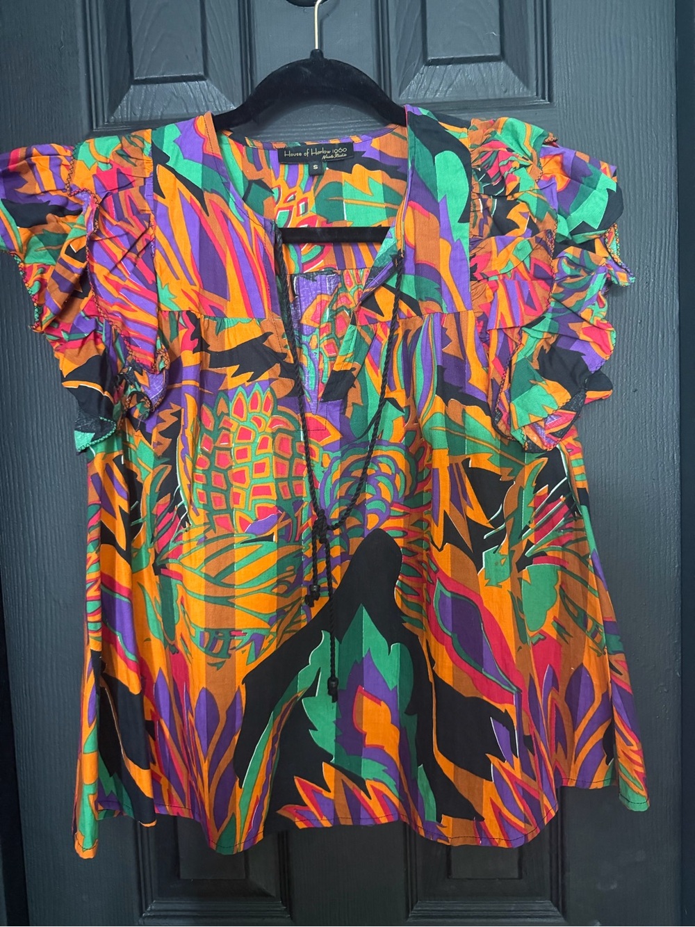 Vibrant Tropical Print Flutter Sleeve Top - Multicolor